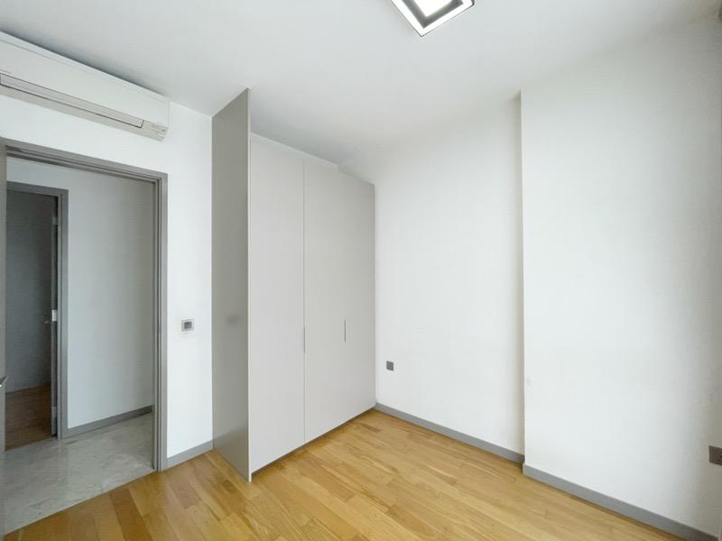 Riversails Condominium For Rent, $3,500, 2 Bed 2 Bath 850 sqft $4.12 psf