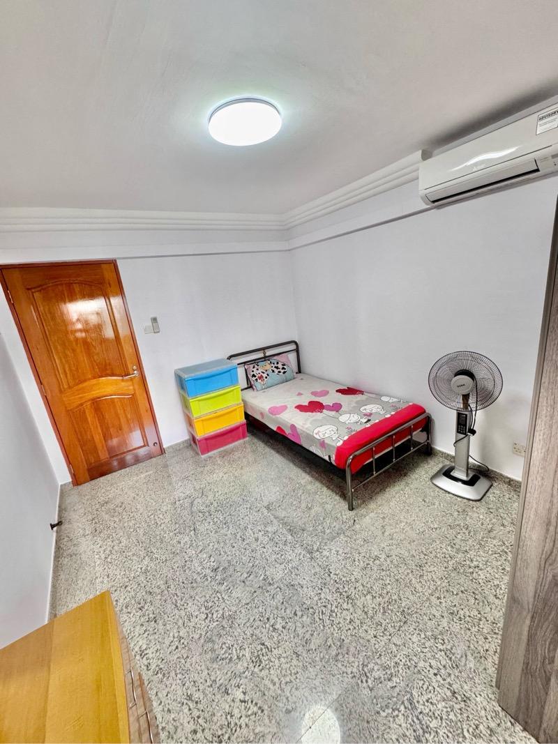 Prop-GPT: HDB Apartment: D27  360A Admiralty Drive