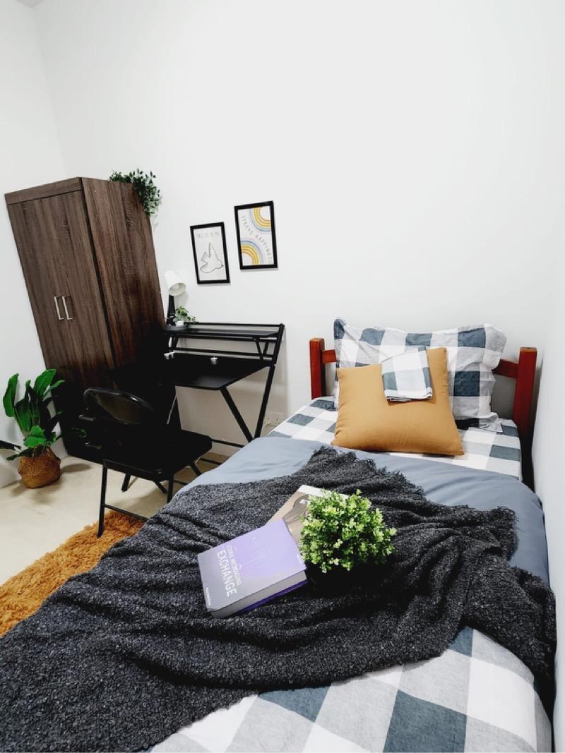 Simsville Condominium Room Rental, $1,399, 1 Bed 1 Bath 150 sqft $9.33 psf