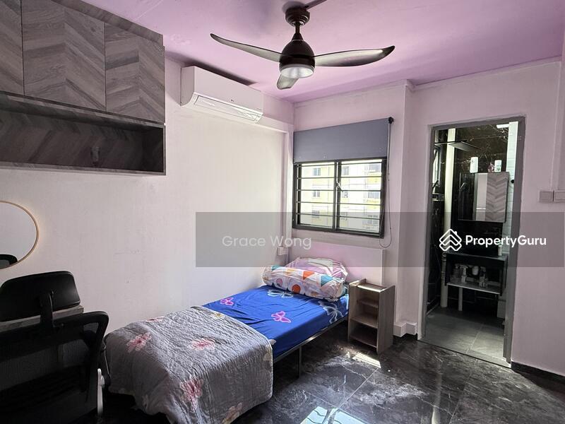 Prop-GPT: HDB Flat: D23 Bukit Batok 321 Bukit Batok Street 33