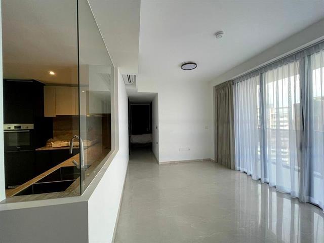 Liv @ Mb Condominium For Rent, $8,200, 3 Bed 2 Bath 1,119 sqft $7.33 psf