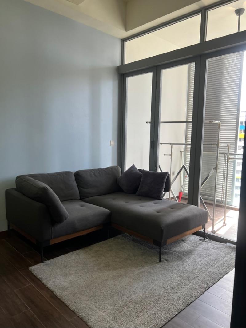 Hillsta Condominium For Rent, $2,800, 1 Bed 1 Bath 450 sqft $6.22 psf
