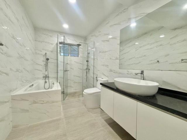 The Compass At Chancery Apartment For Rent, $8,418, 3 Bed 2 Bath 2,405 sqft $3.50 psf