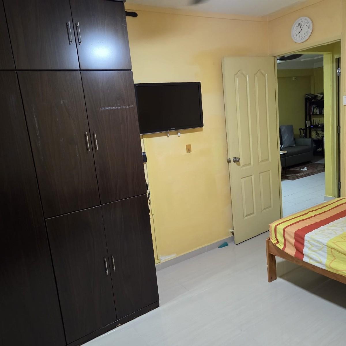 363 Bukit Batok Street 31 HDB Apartment Room Rental, $1,200, 1 Bed 1 Bath 377 sqft $3.18 psf