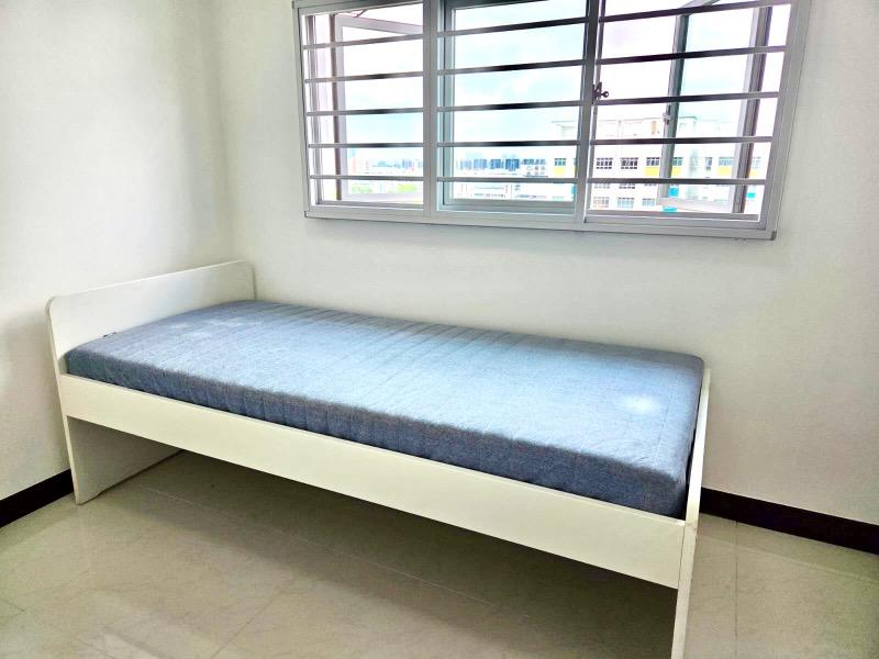 Prop-GPT: HDB Apartment: D22 Boon Lay 561A Jurong West Street 42
