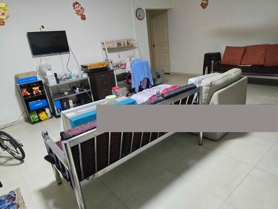 210 Bukit Batok Street 21 HDB Apartment Room Rental, $850, 1 Bed 200 sqft $4.25 psf