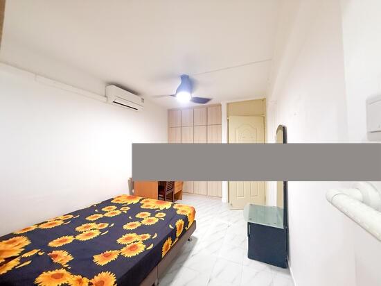 530 Bukit Batok Street 51 HDB Apartment Room Rental, $1,300, 1 Bed 2 Bath 100 sqft $13.00 psf