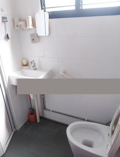 639 Yishun Street 61 HDB Apartment Room Rental, $1,400, 1 Bed 1 Bath 100 sqft $14.00 psf