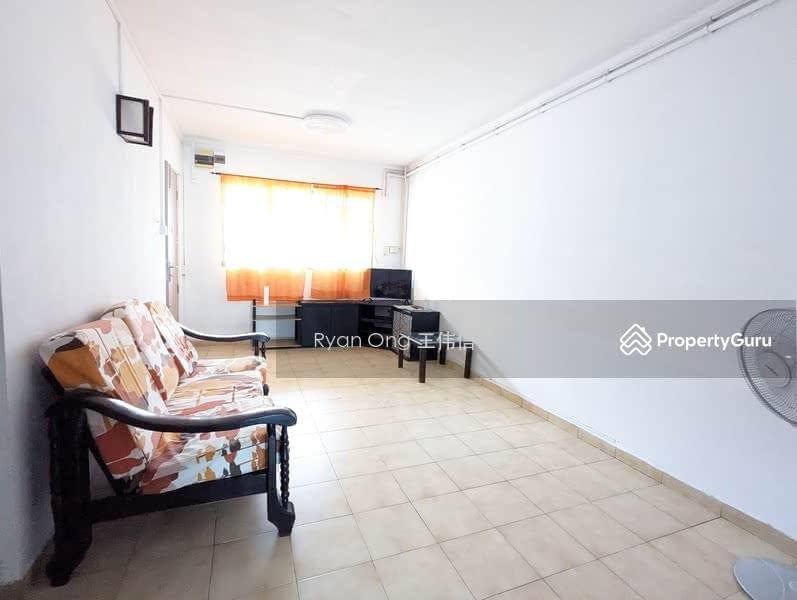 Prop-GPT: HDB Flat: D23  220 Petir Road