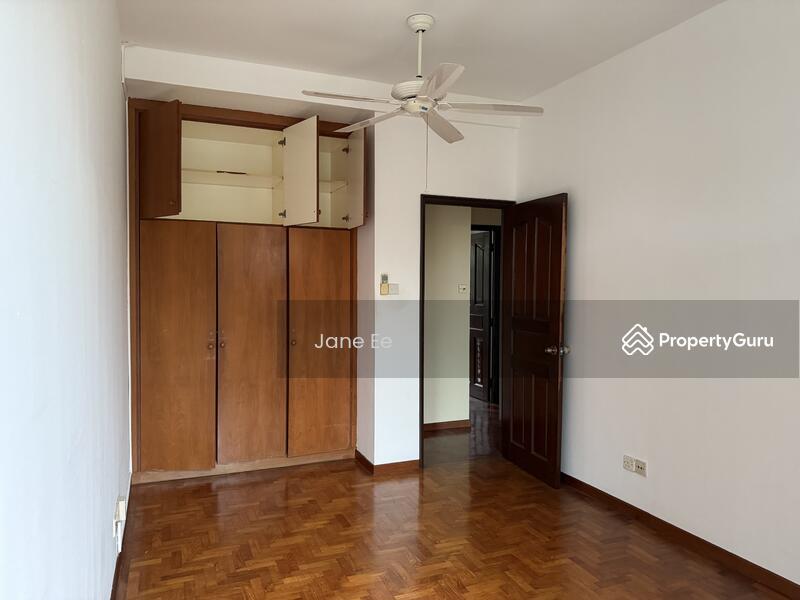 Terrace for Rent: D21, 596000