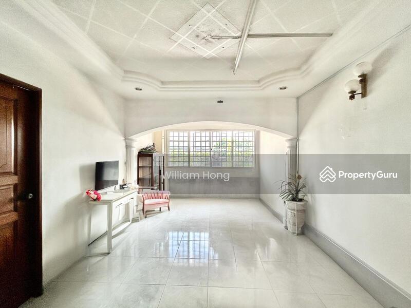 Prop-GPT: HDB Flat: D20 Ang Mo Kio 104B Ang Mo Kio Street 11