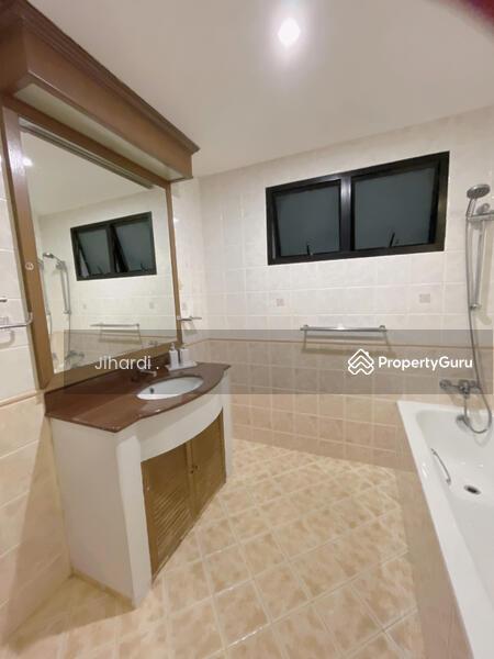 Condominium for Rent: D23, 679973