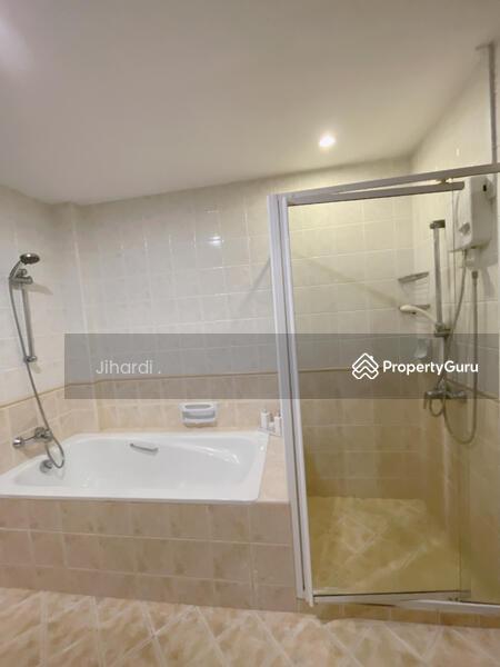 Condominium for Rent: D23, 679973