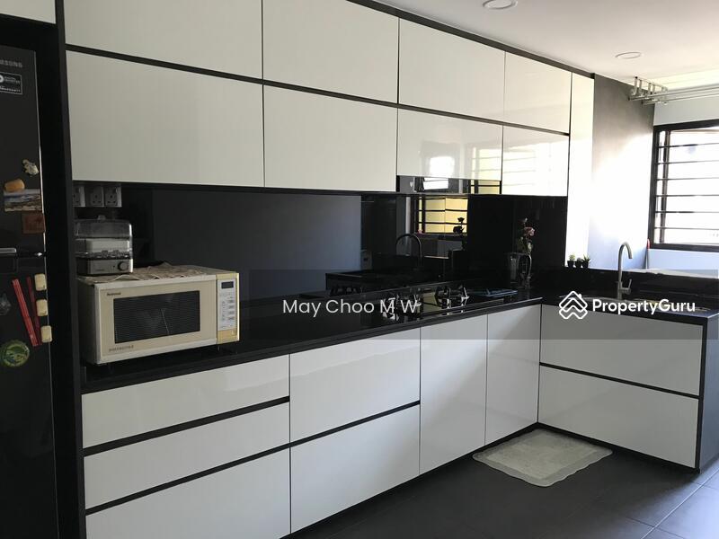 393 Yishun Avenue 6