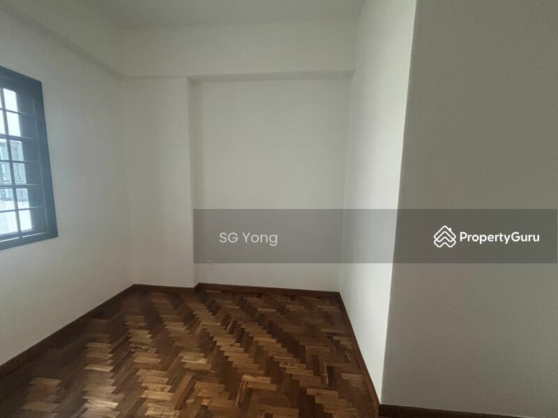 Prop-GPT: Condominium: D19  Chiltern Park