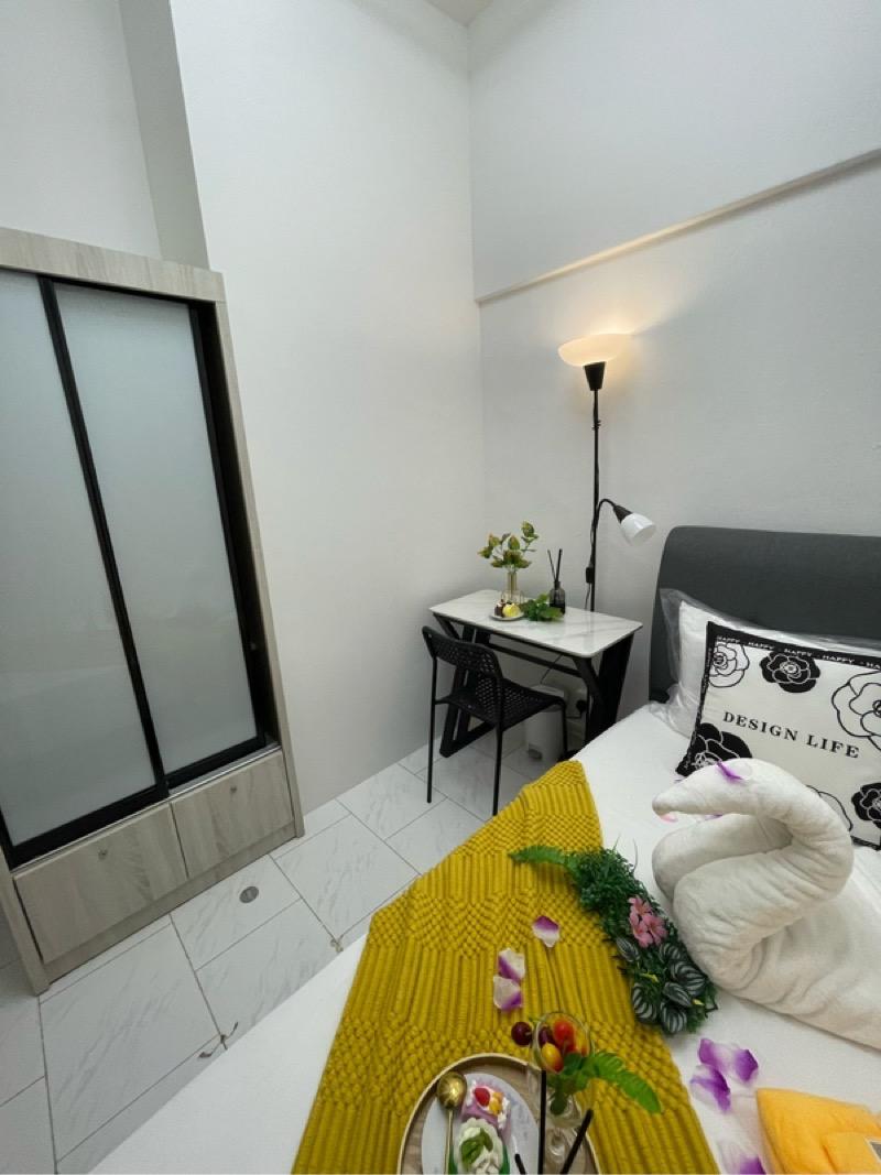 Textile Centre Apartment Room Rental, $2,268, 1 Bed 1 Bath 280 sqft $8.10 psf