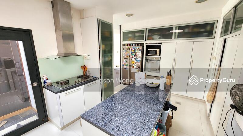 Corner Terrace for Rent: D19, 080808