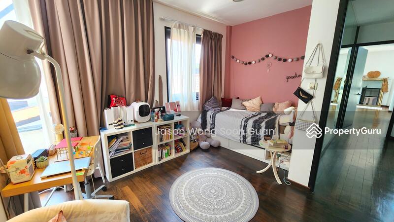 Corner Terrace for Rent: D19, 080808