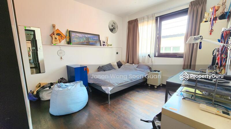 Corner Terrace for Rent: D19, 080808