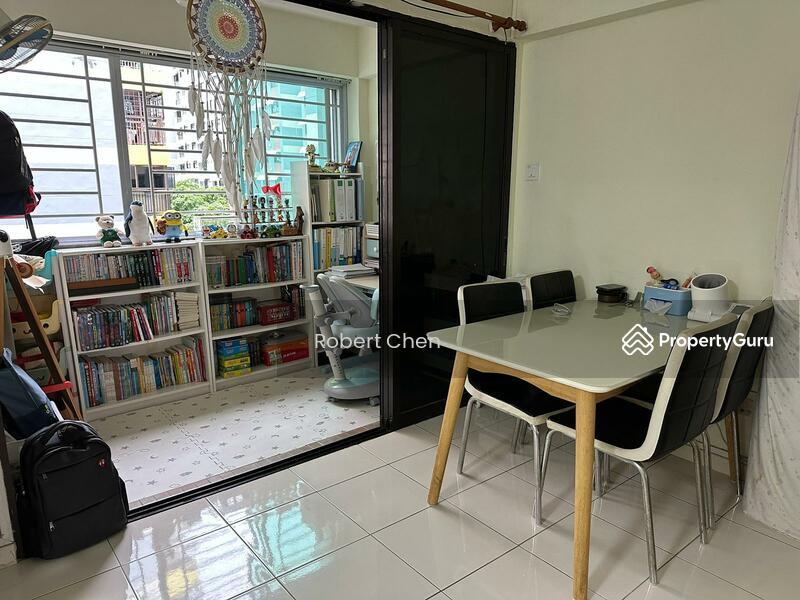Prop-GPT: HDB Flat: D25  683B Woodlands Drive 62