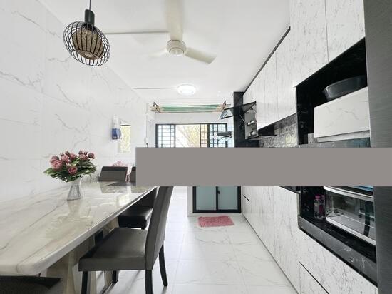 468 Ang Mo Kio Avenue 10 HDB Apartment Room Rental, $800, 1 Bed 1 Bath 150 sqft $5.33 psf