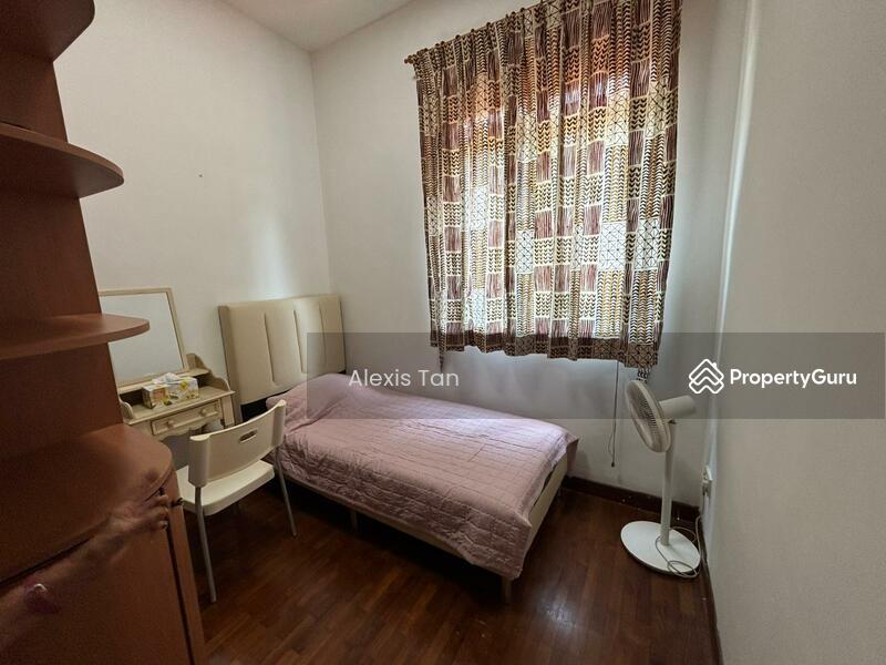 Prop-GPT: Terrace: D22  Lakeside Grove
