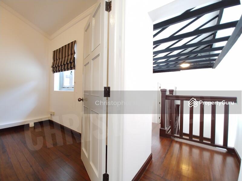 Black n White like Conservation House