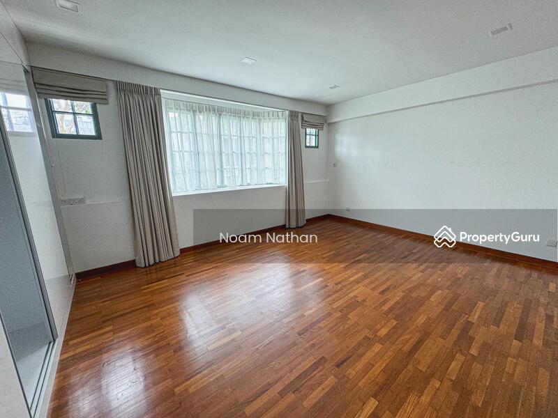 2 Storey Town House with Attic and Pool near ACS Barker