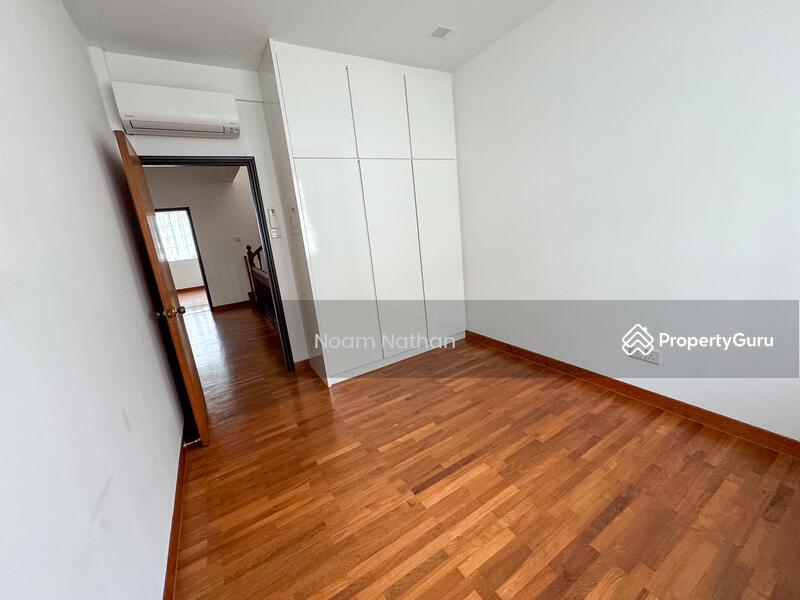 2 Storey Town House with Attic and Pool near ACS Barker