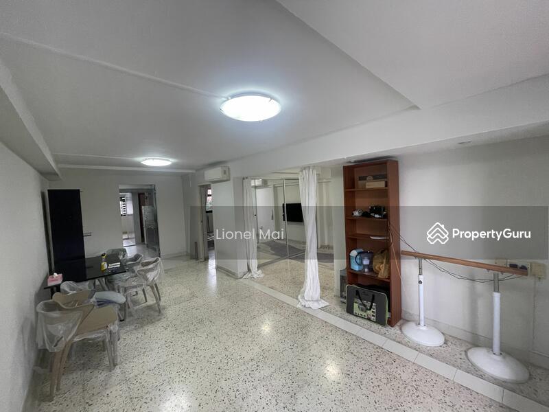 Prop-GPT: HDB Flat: D02  4 Everton Park