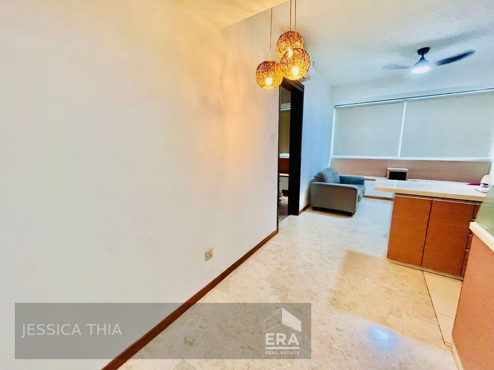 Condominium for Rent: Mackenzie Road, Cairnhill, D09, 228719