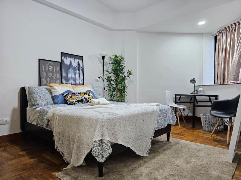 Prop-GPT: Condominium: D18  Eastpoint Green