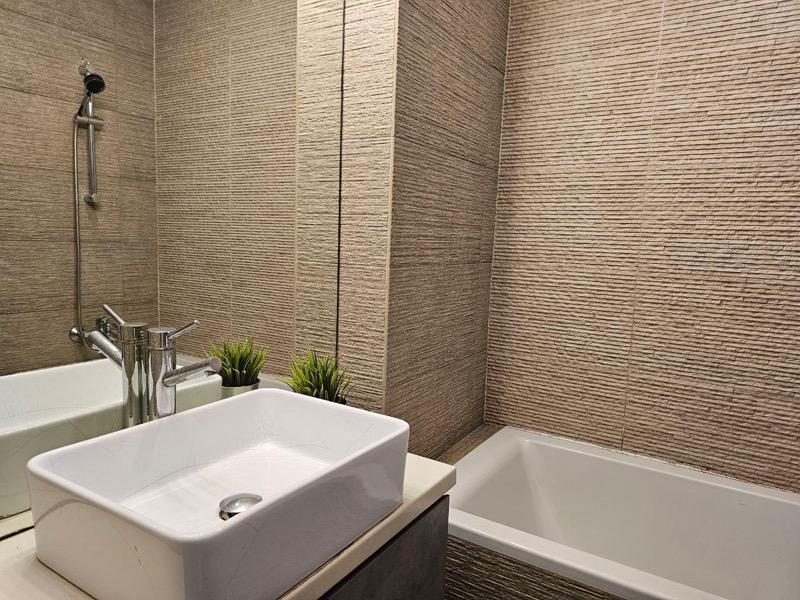 Condominium for Rent: D18, 529893
