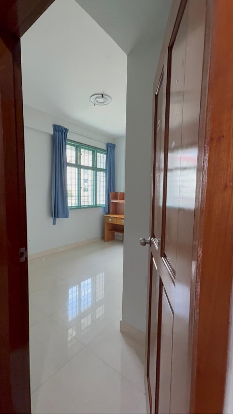 Changi Court Condominium Room Rental, $1,300, 1 Bed 1 Bath 120 sqft $10.83 psf