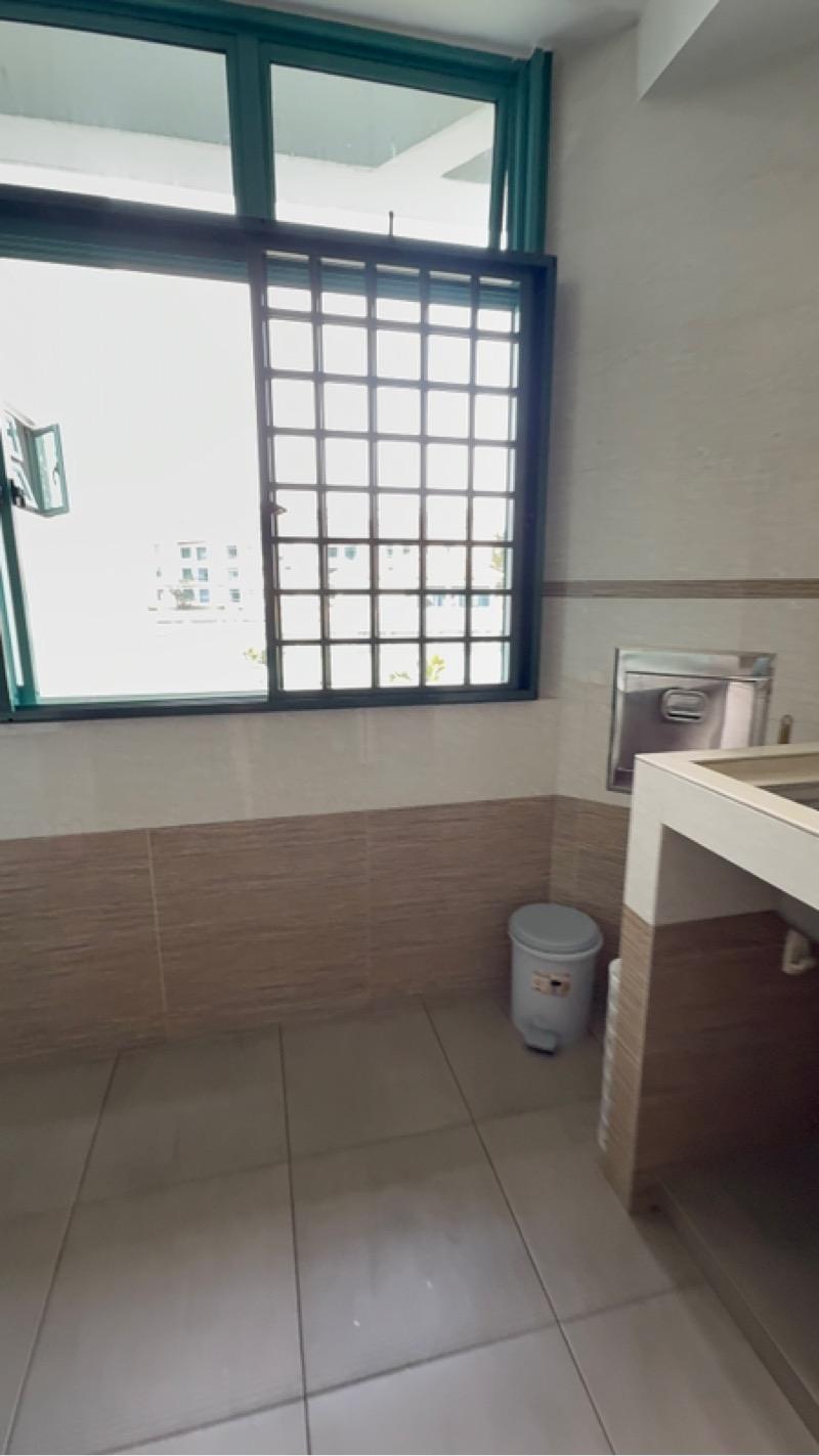 Changi Court Condominium Room Rental, $1,300, 1 Bed 1 Bath 120 sqft $10.83 psf