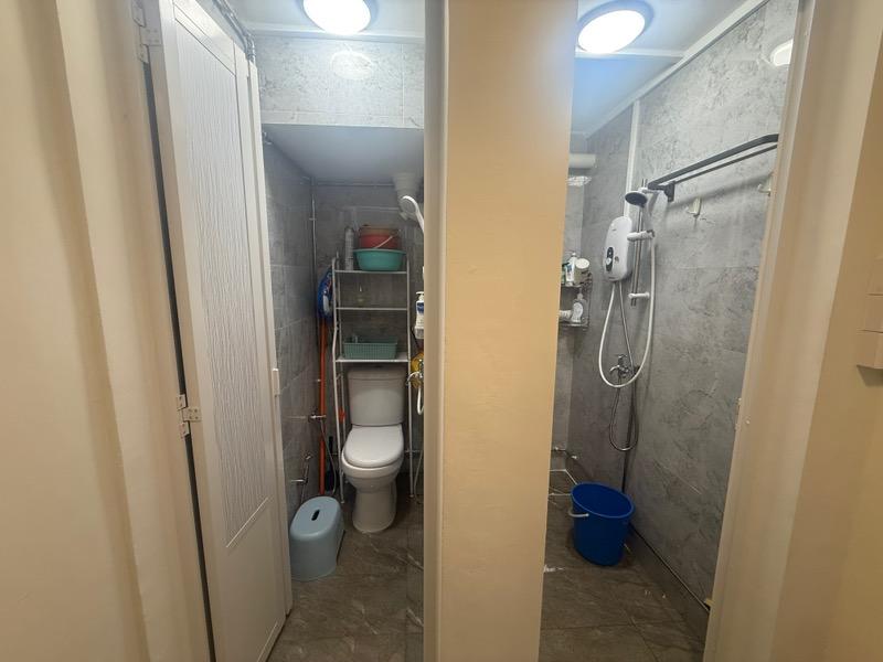 3 Queen's Road HDB Apartment For Rent, $3,700, 2 Bed 1 Bath 957 sqft $3.87 psf