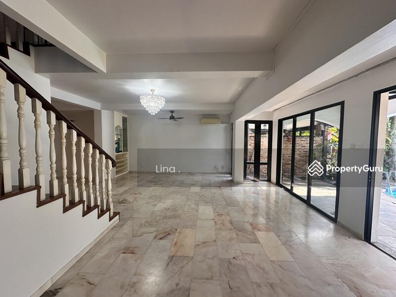Bungalow for Rent: D21, 597000