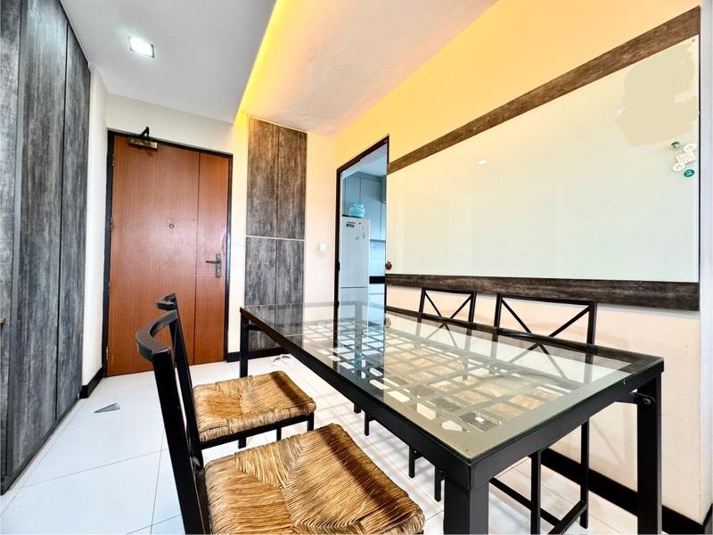 166A Teck Whye Crescent HDB Apartment Room Rental, $999, 1 Bed 2 Bath 731 sqft $1.37 psf
