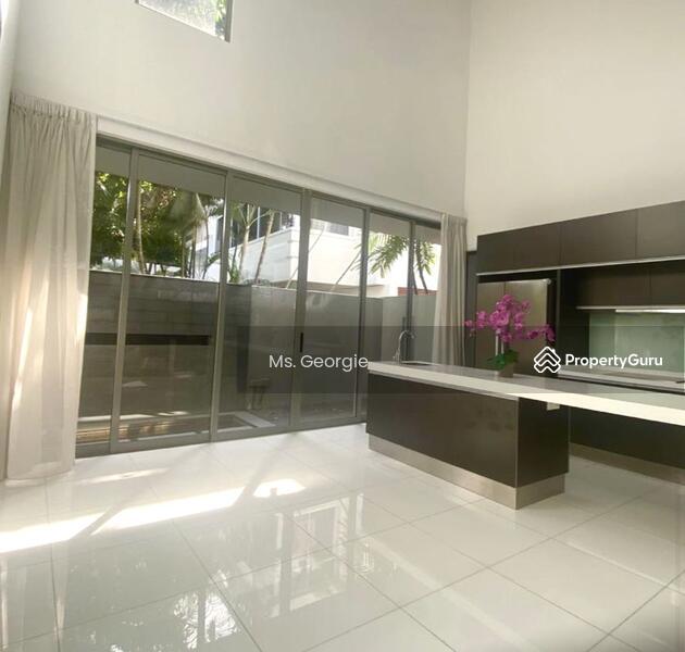 Prop-GPT: Detached: D10  D10 Bungalow with Pool Near Botanical Garden for Rent