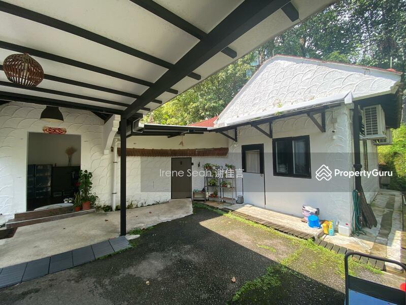 Holland Road - BLACK & WHITE COLONIAL HOUSE