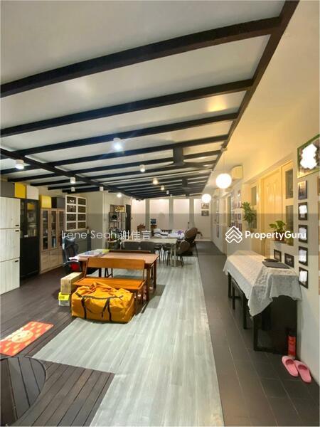 Holland Road - BLACK & WHITE COLONIAL HOUSE