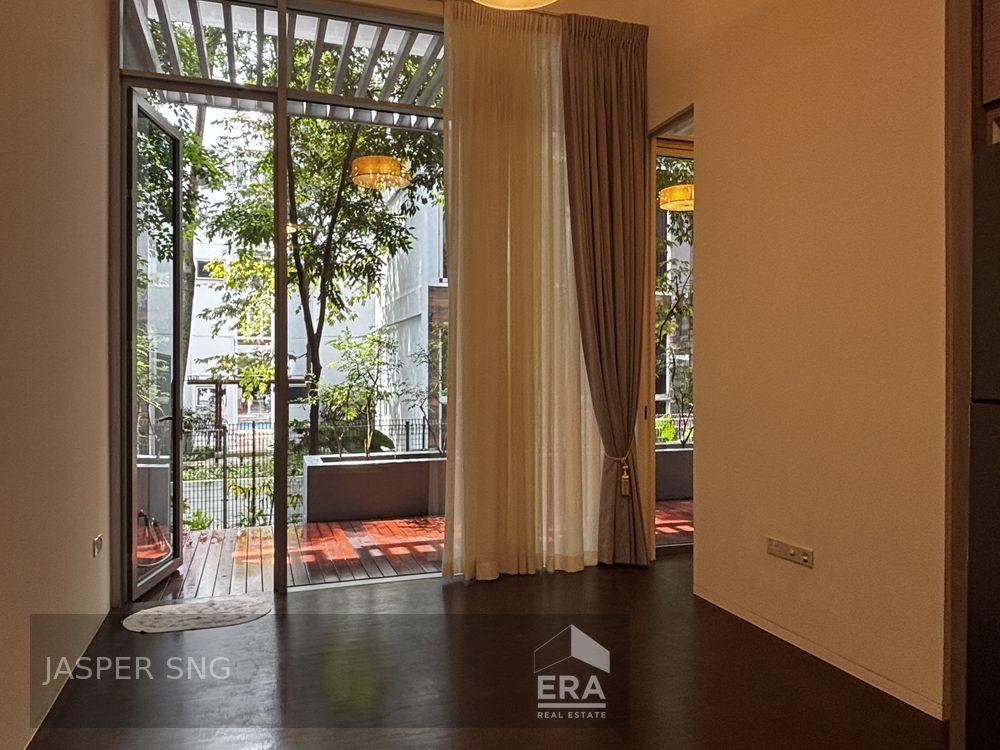 High Ceiling Unit With Patio! Great Facilities and Nearby Amenities!