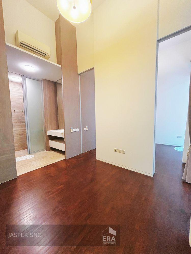 High Ceiling Unit With Patio! Great Facilities and Nearby Amenities!