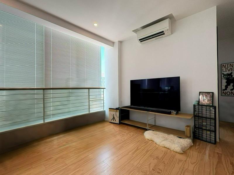 Prop-GPT: Condominium: D09 Cairnhill Mackenzie Regency