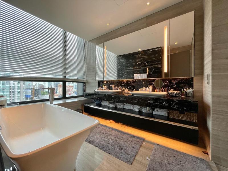 Tomlinson Heights Condominium For Rent, $35,000, 5 Bed 4 Bath 4,047 sqft $8.65 psf