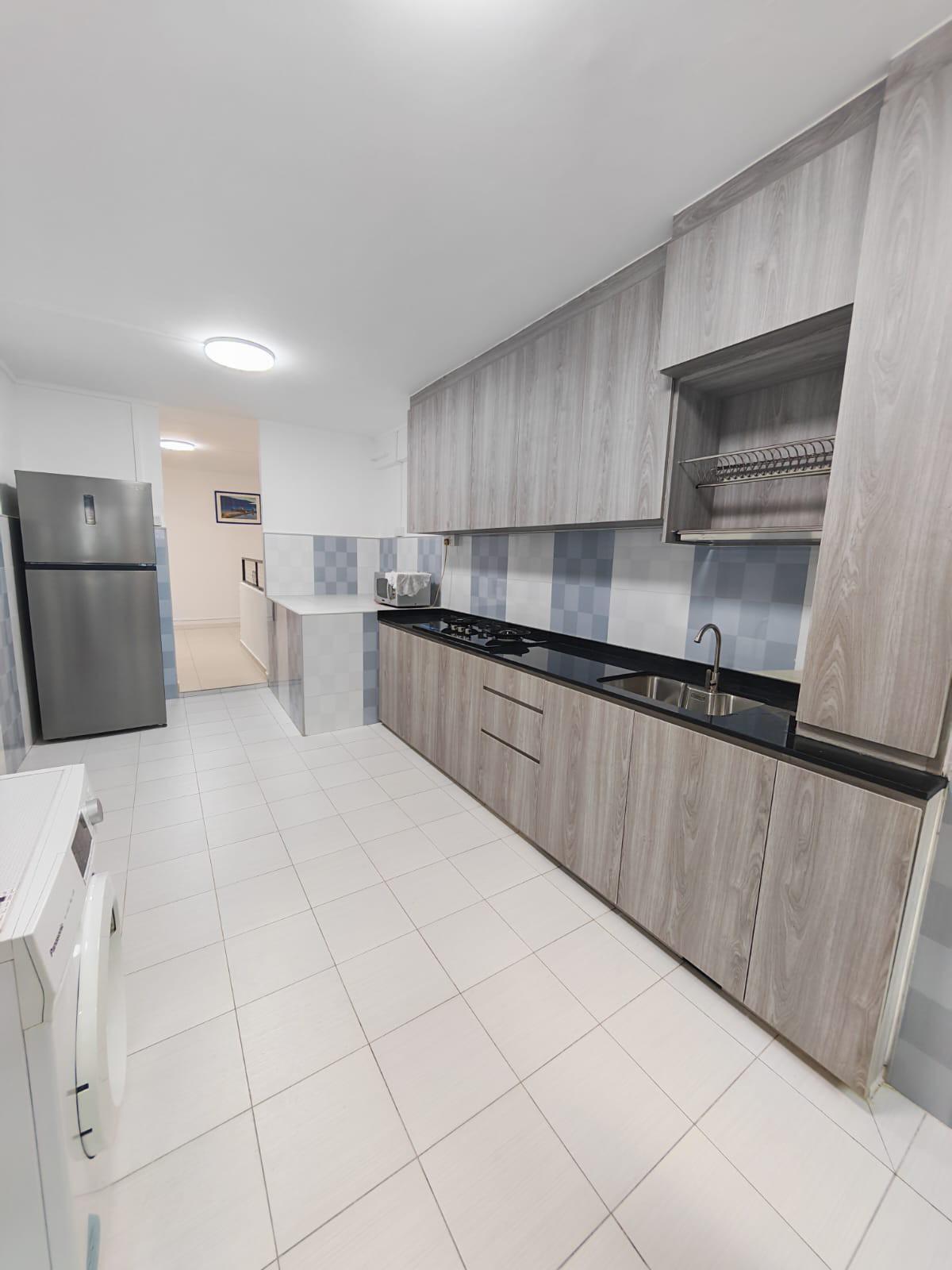 Prop-GPT: HDB Apartment: D05  431 Clementi Avenue 3