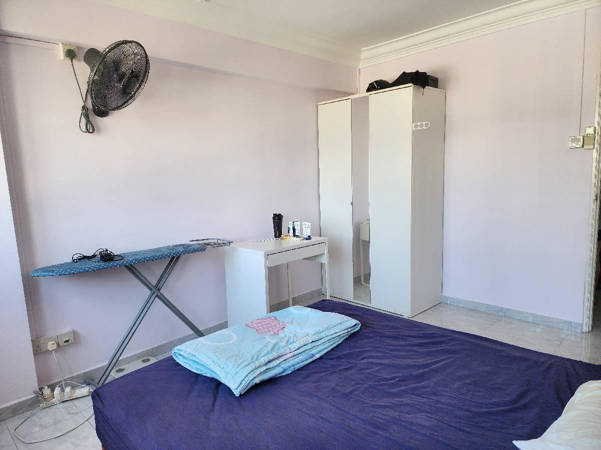723 Clementi West Street 2 HDB Apartment Room Rental, $1,100, 1 Bed 1 Bath 215 sqft $5.12 psf