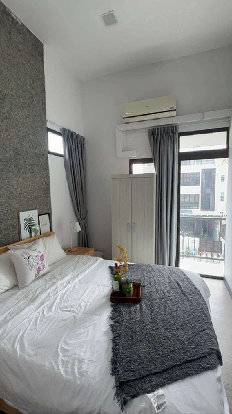 Prop-GPT: Detached: D14  196 tembeling road