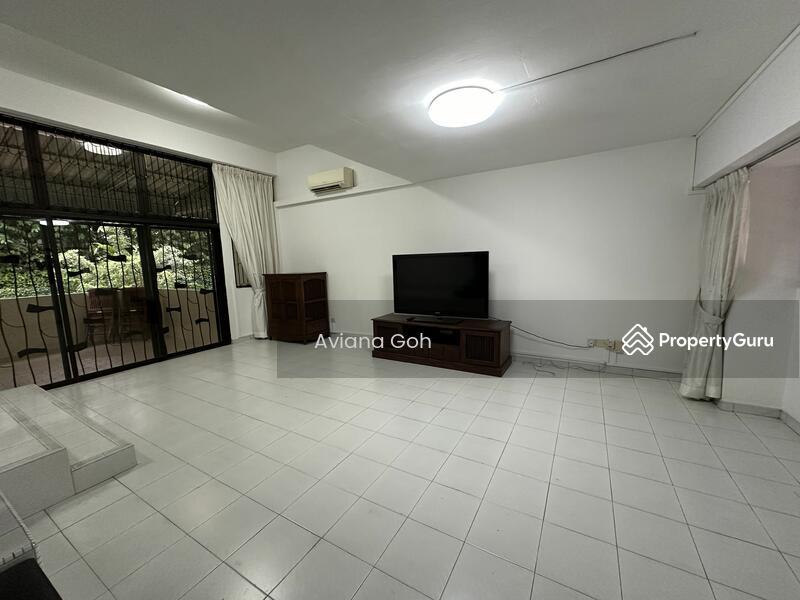 Prop-GPT: Apartment: D15  Marine Parade Spacious Apartment