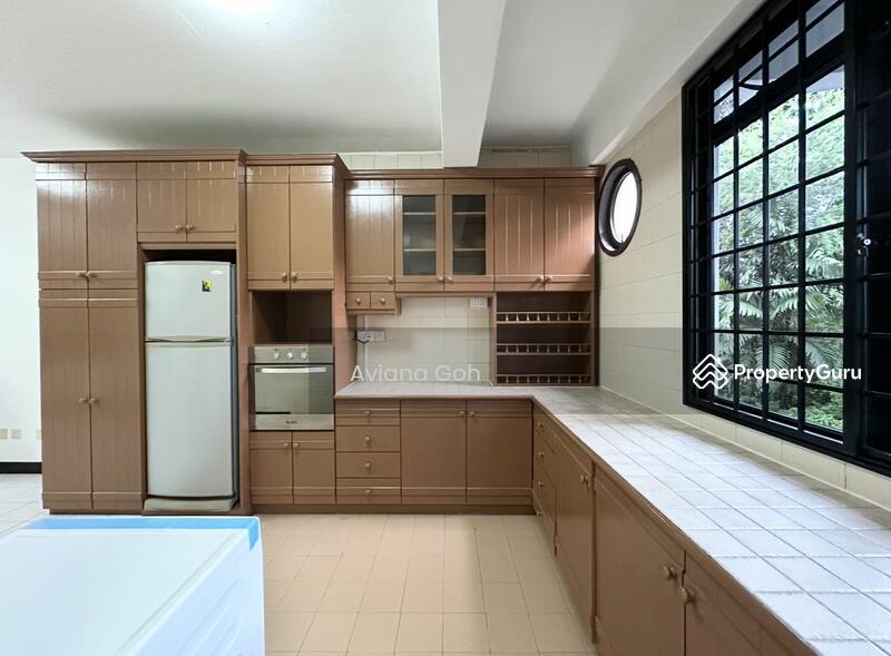 Marine Parade Spacious Apartment